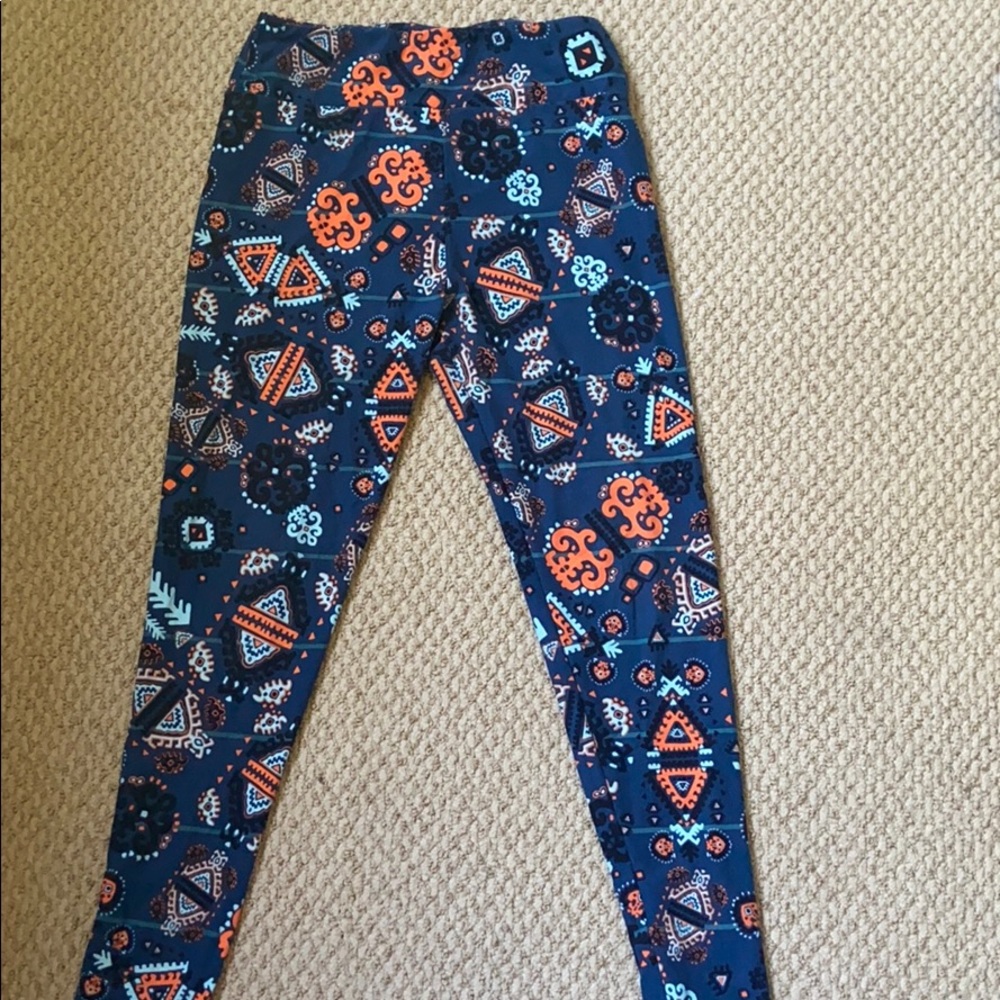 Lularoe leggings tall and curvy